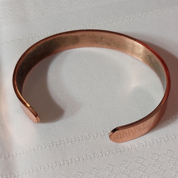 Minimalist Copper Tone Cuff Bracelet Size M - Picture 3 of 9